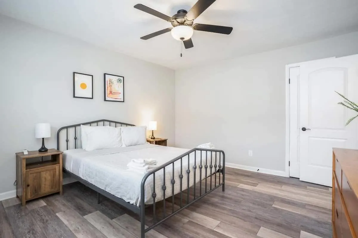 Ov Mosaic Seastar Suite North Camellia Acres Apartment